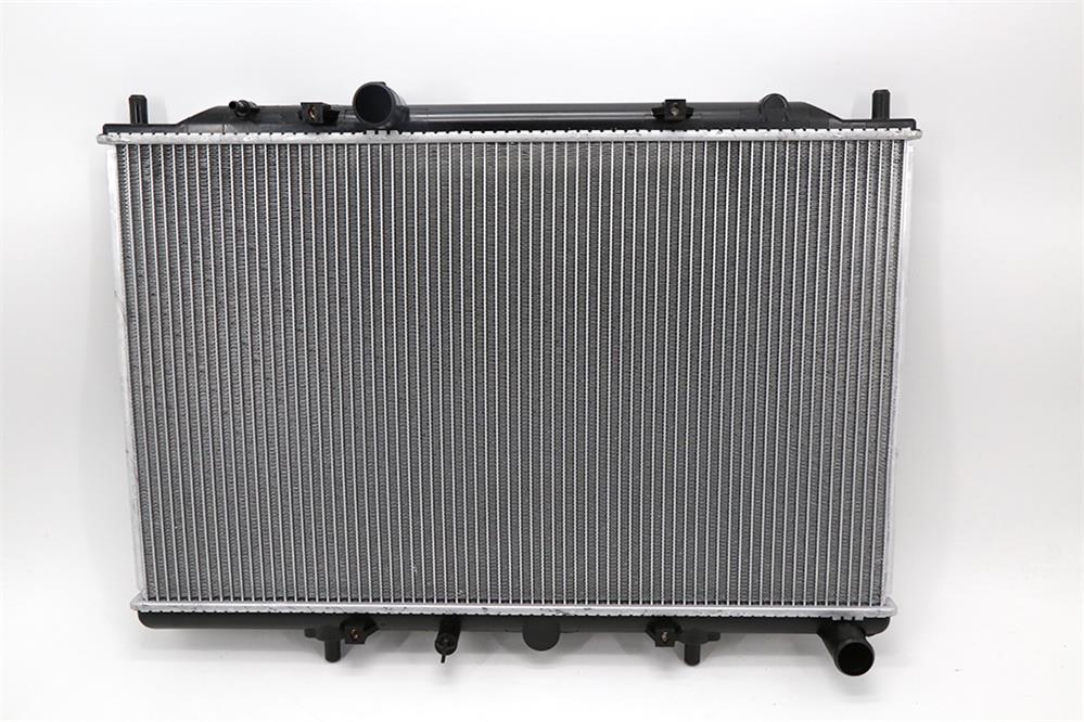 23523745 SGMW SAIC Wuling Baojun 730 1,5 MT aluminium radiateur